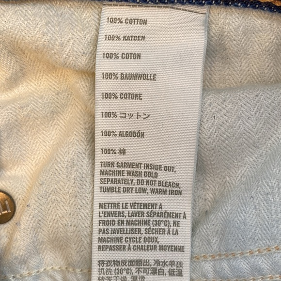 Hollister California jeans w/distress size 7R waist 28 Length 33 in great shape - Picture 10 of 10